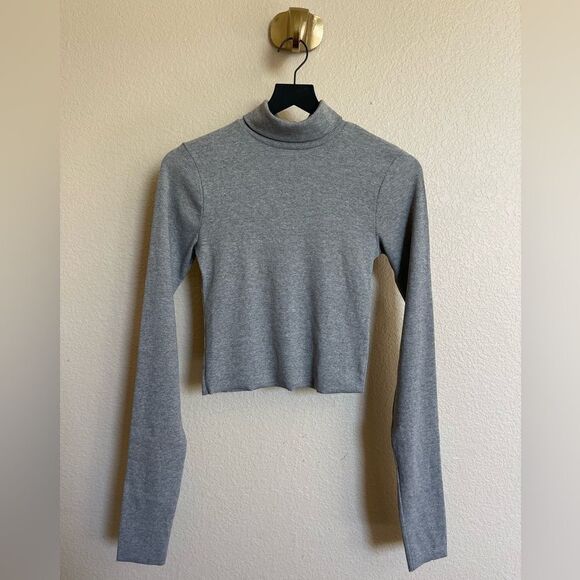 ETERNE Crop Top - Picture 1 of 3